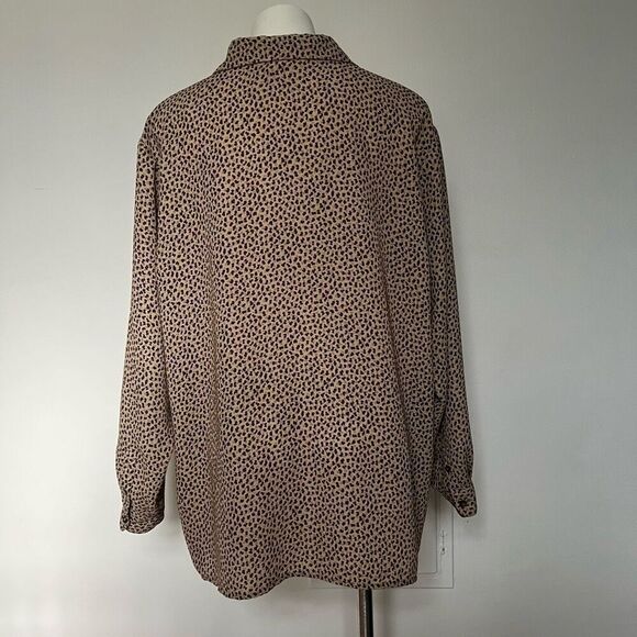 Liz Claiborne animal print long sleeve button down top - Picture 6 of 6